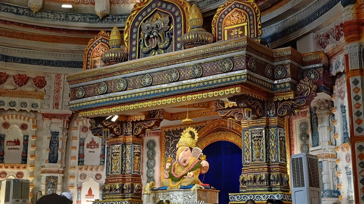 भगवान श्री गणेश की संपूर्ण कथा व 9 दिव्य रहस्य: जन्म, गजमुख, एकदंत, तुलसी श्राप और प्रथम पूज्य बनने का प्रामाणिक इतिहास
